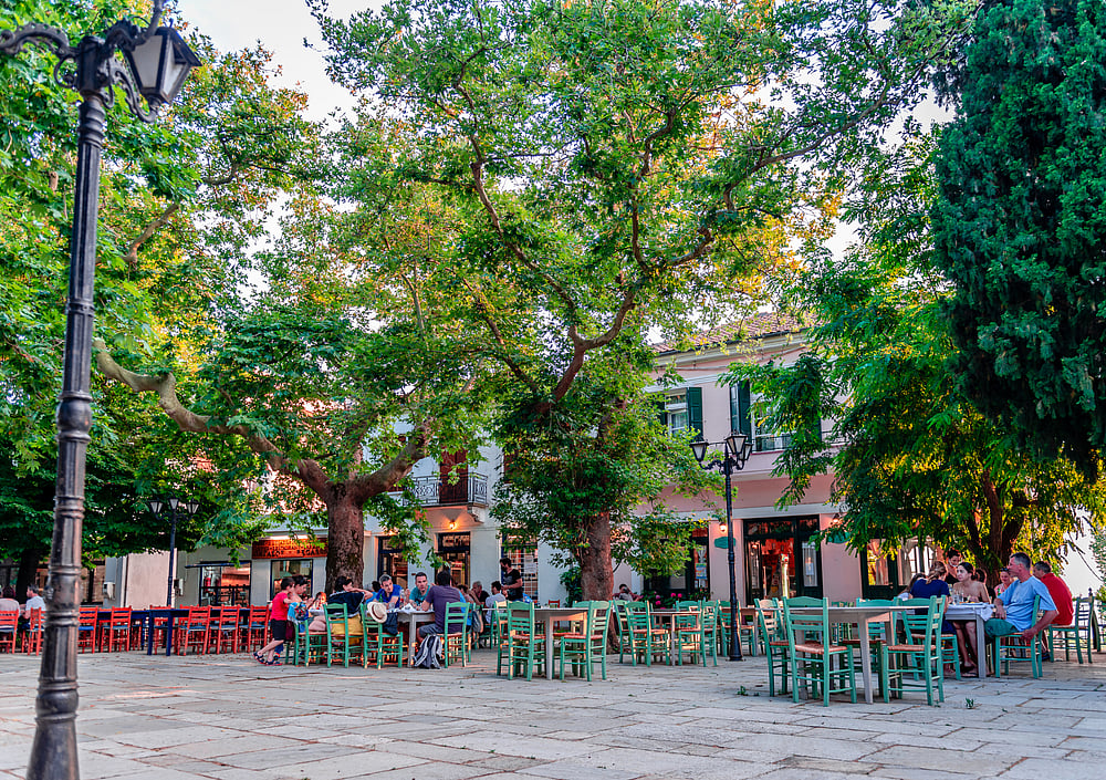 The historic square of Lafkos, with cafeterias 